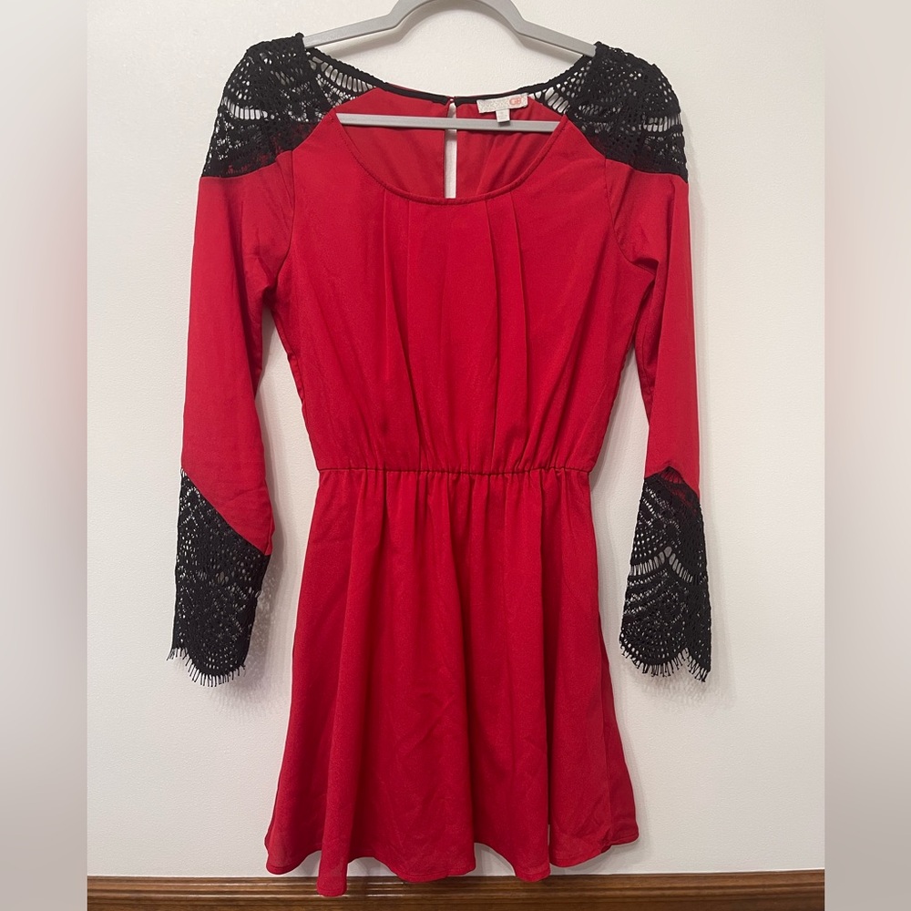 GB Lace Sleeve Dress